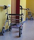 Pflege: Rollator im Altersheim