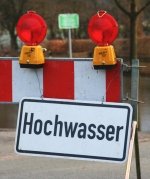 Hochwasser-Warnschild